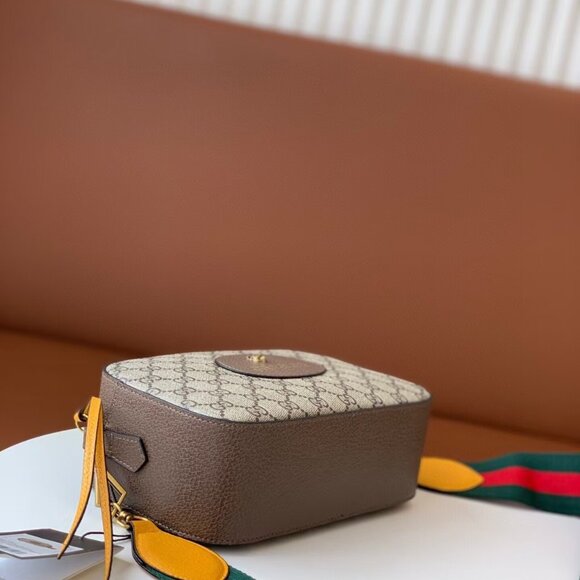 Gucci Crossbody Bags Classic Style - Picture 3 of 9